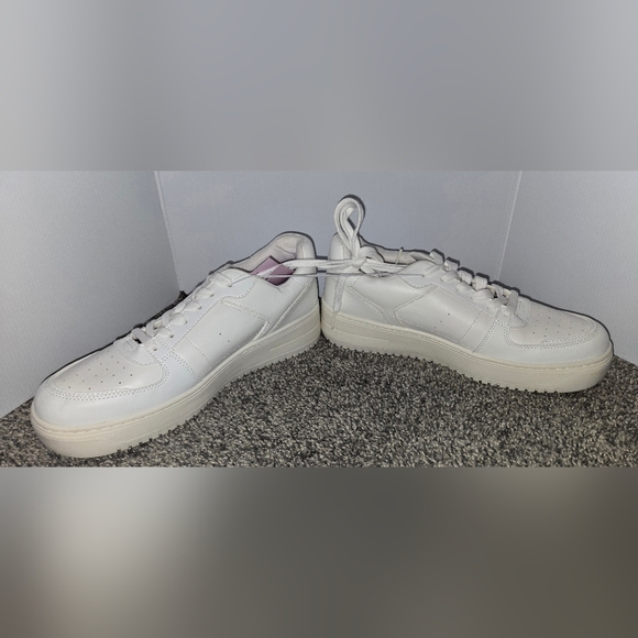 White Athletic Tennis Shoes, Memory Foam, Padded Ankle Collar, Size 11, New - Picture 5 of 12